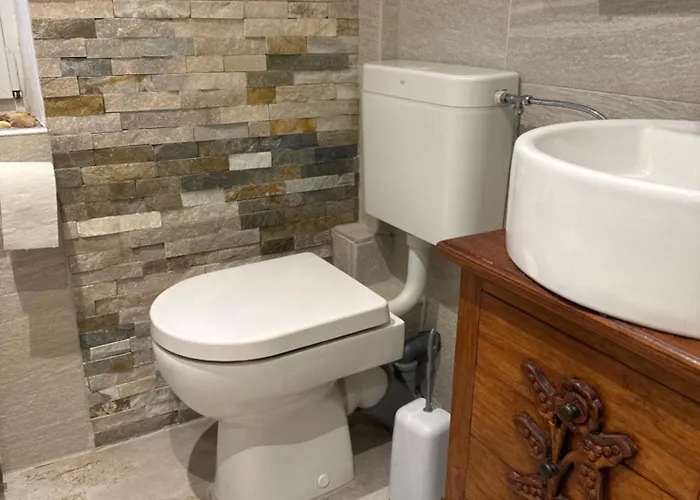 Baliku 2nd Floor With Balcony *