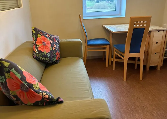 Baliku 2nd Floor With Balcony شقة Felsberg